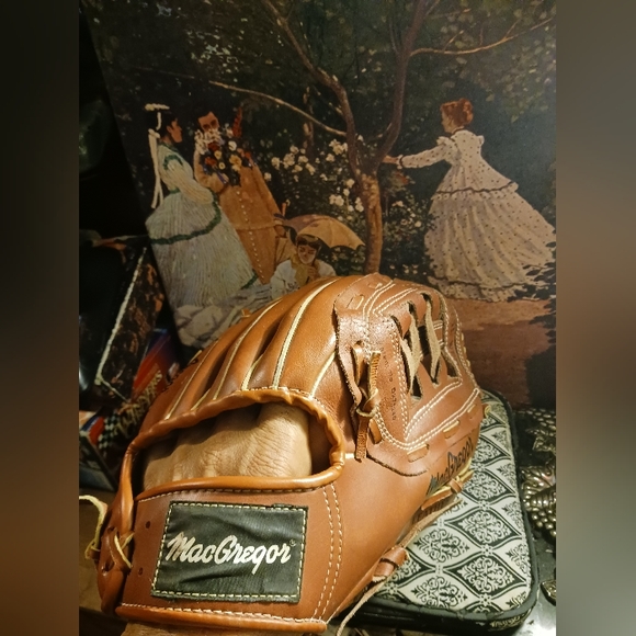 MacGregor Glove 11.75" High Quality Hide Baseball Glove Left Hand,All Original. - Picture 9 of 15